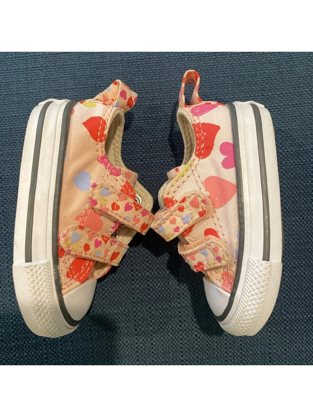 Converse Kids Chuck Taylor All Star 2V Hearts Ox Sz. 2 Infant Toddler Shoes